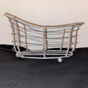 Little metal bath thing